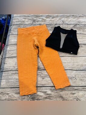 Booty by Brabants Textured Gold Cropped Leggings and Black Sports Bra OSFM